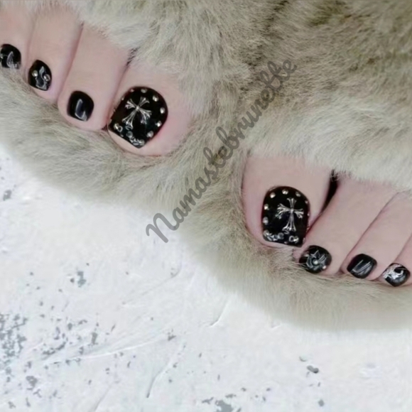 3D Cross & Rhinestones Press on Toenails - Picture 1 of 13